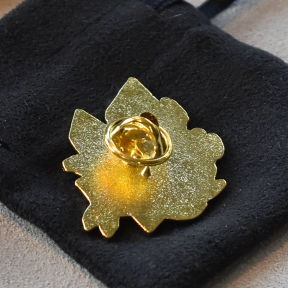 Protection Pin Brooch - Picture 5 of 6